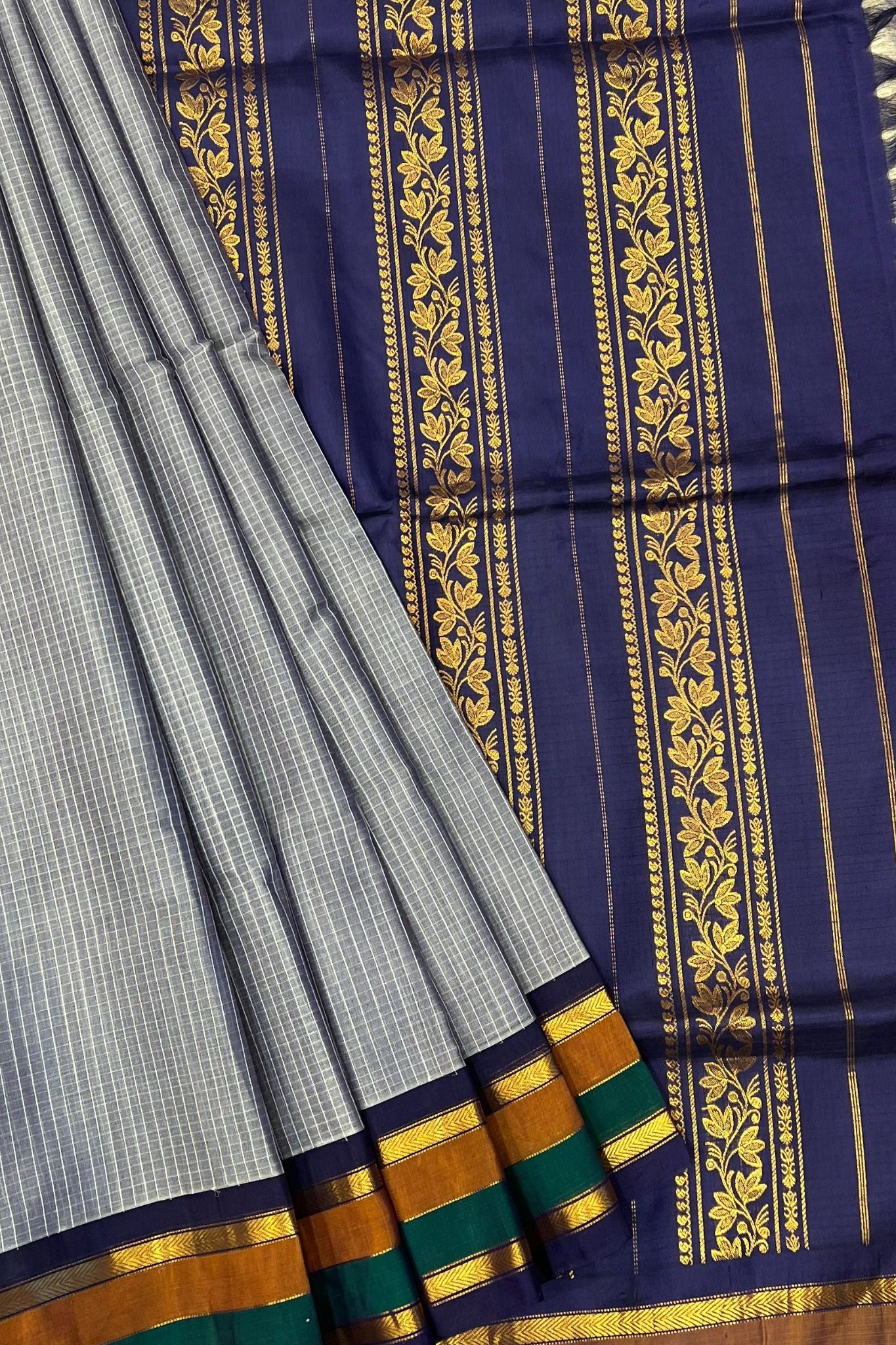 Classic Cotton Gadwal Handloom Saree – Grey & Purple with Zari Work