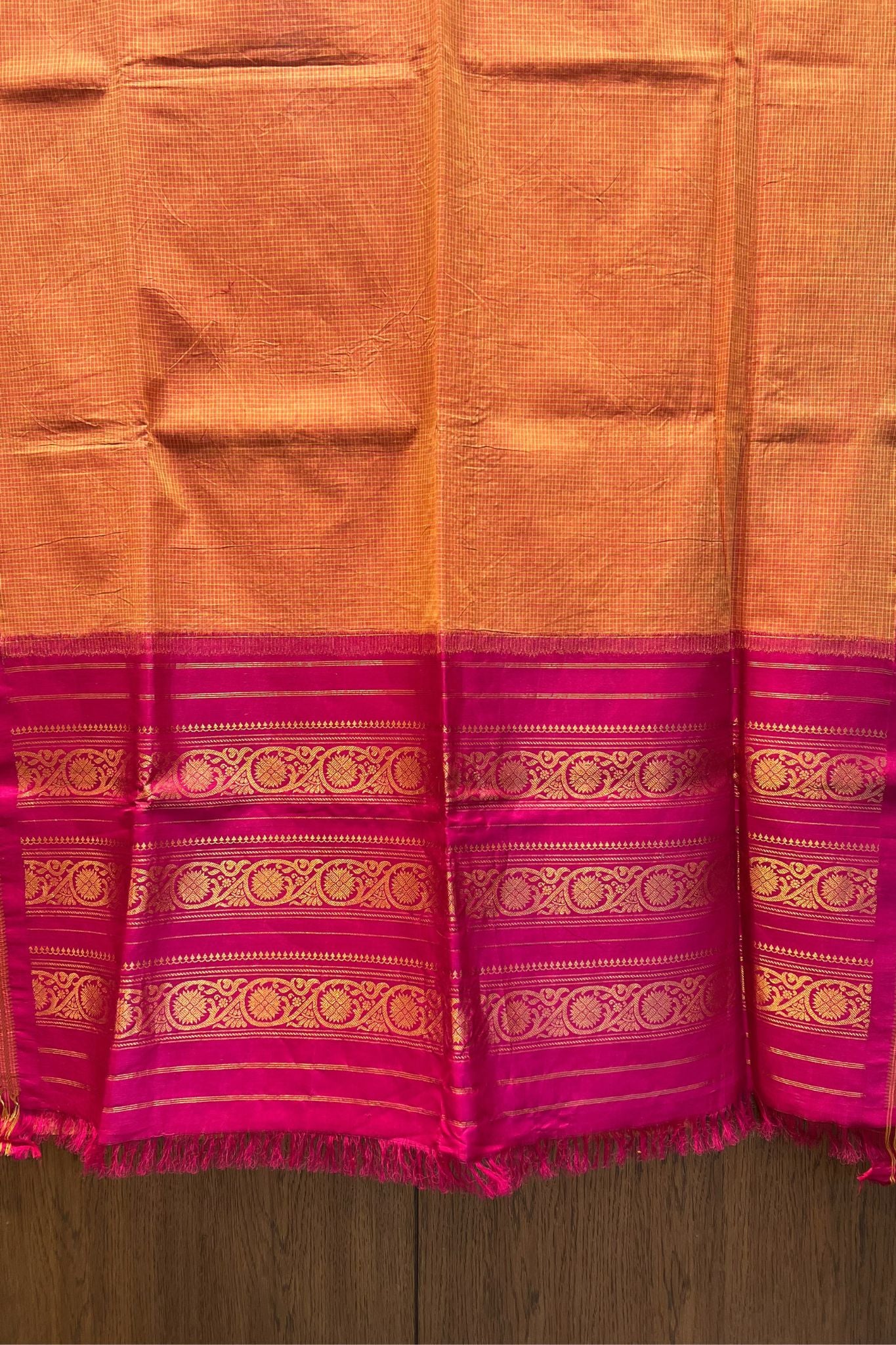 Vibrant Cotton Gadwal Handloom Saree – Orange & Pink with Zari Work