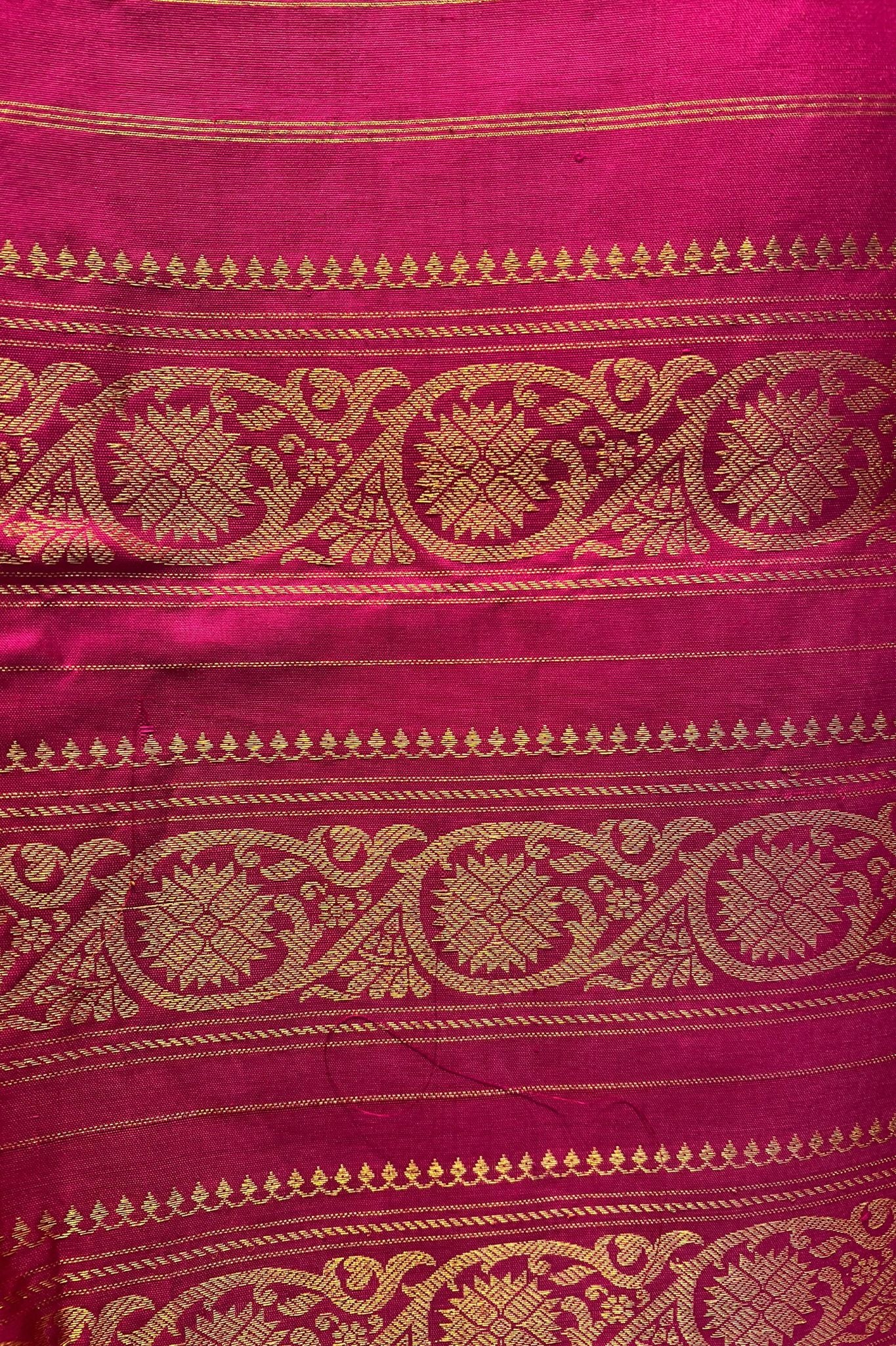 Vibrant Cotton Gadwal Handloom Saree – Orange & Pink with Zari Work