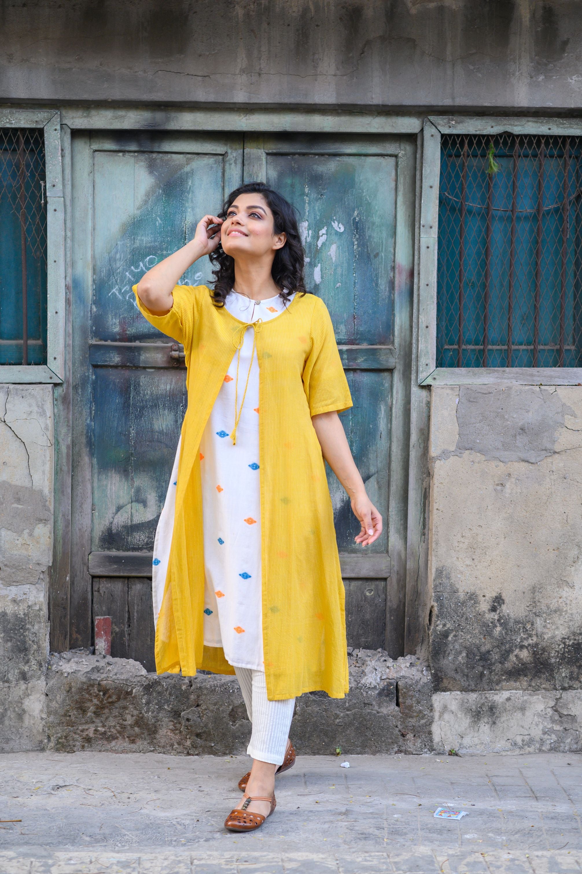 White Handloom Kurta with Yellow Shrug - NamegStore