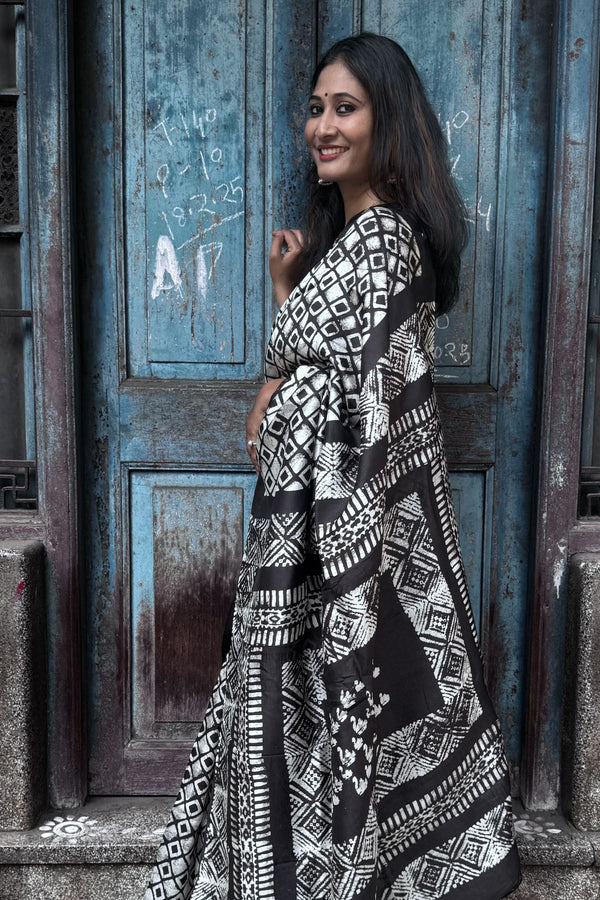 Handwoven Mulberry Silk Batik Saree with Geometric Pallu